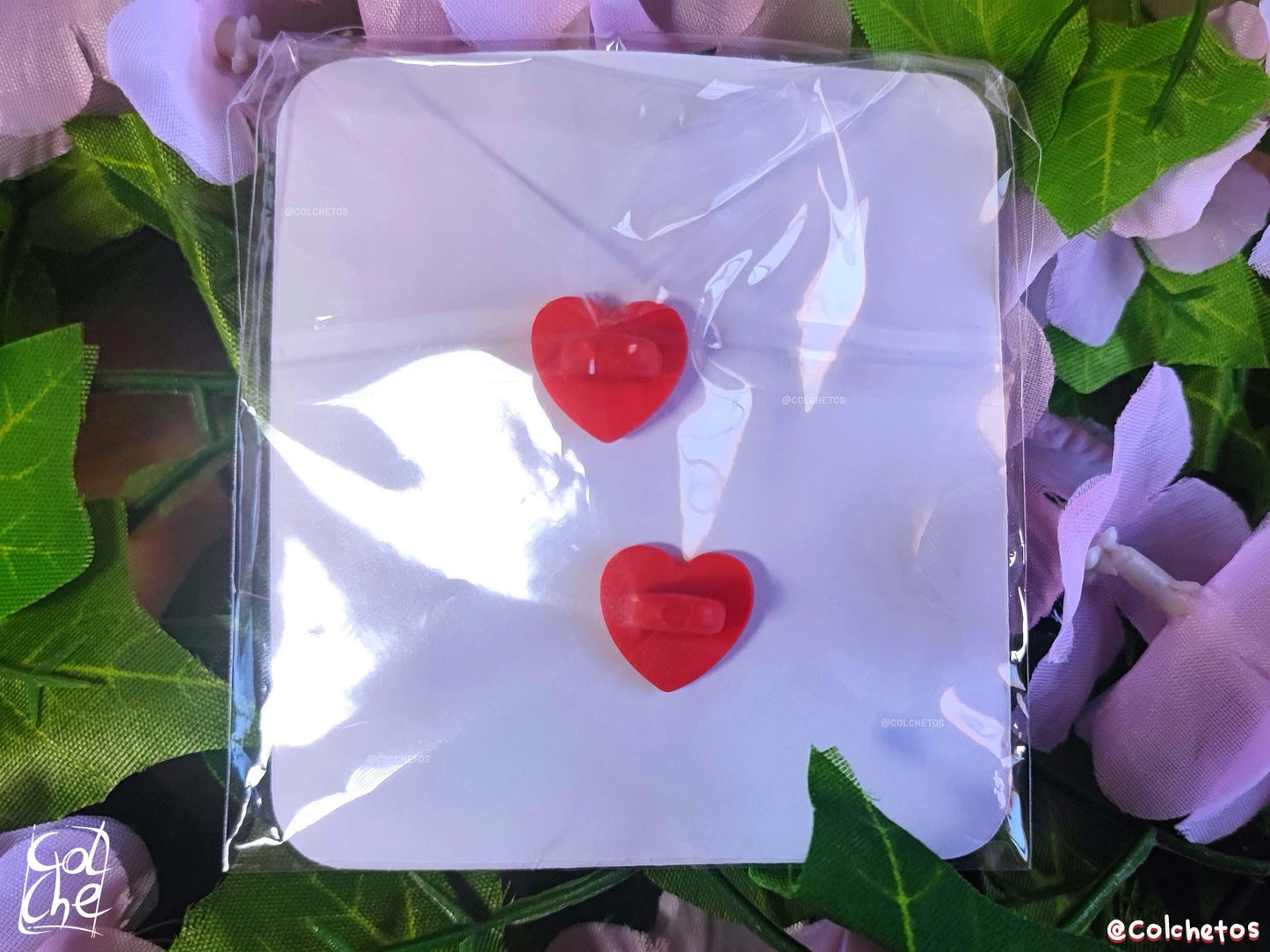 Sriracha - KPOP Funny Pin - Asian Food Pin - "Hotter than your bias" - by Colchetos